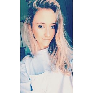 Meet your Posher, Corri